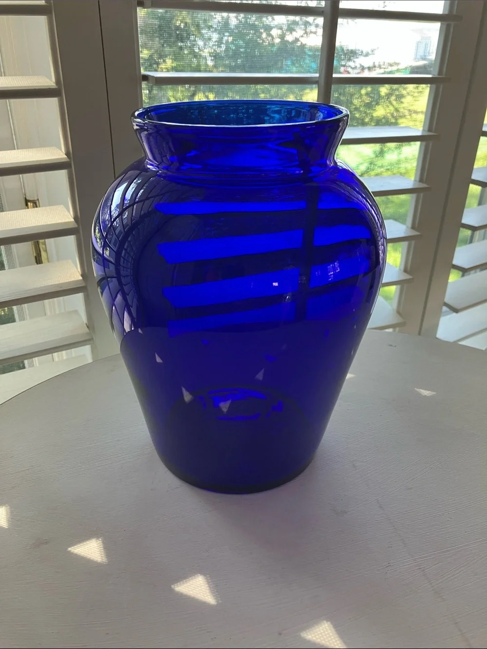 Beautiful Classic Cobalt Blue Glass Decorative Vase , 8” Tall